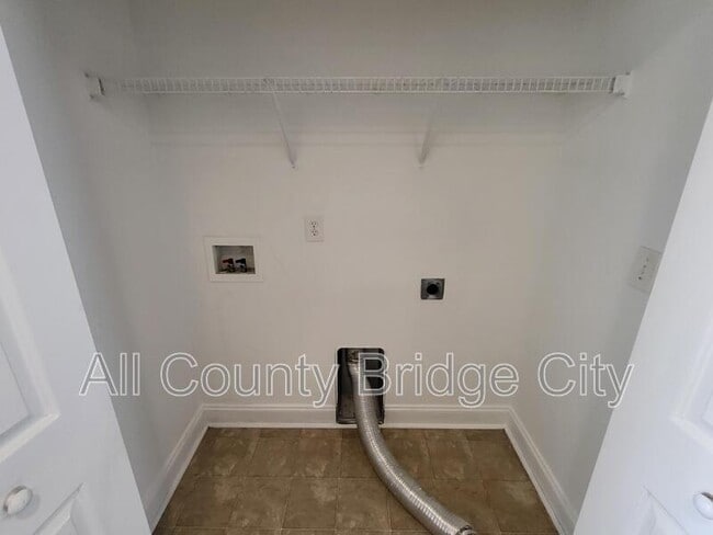 Building Photo - 5 Feldspar Ln