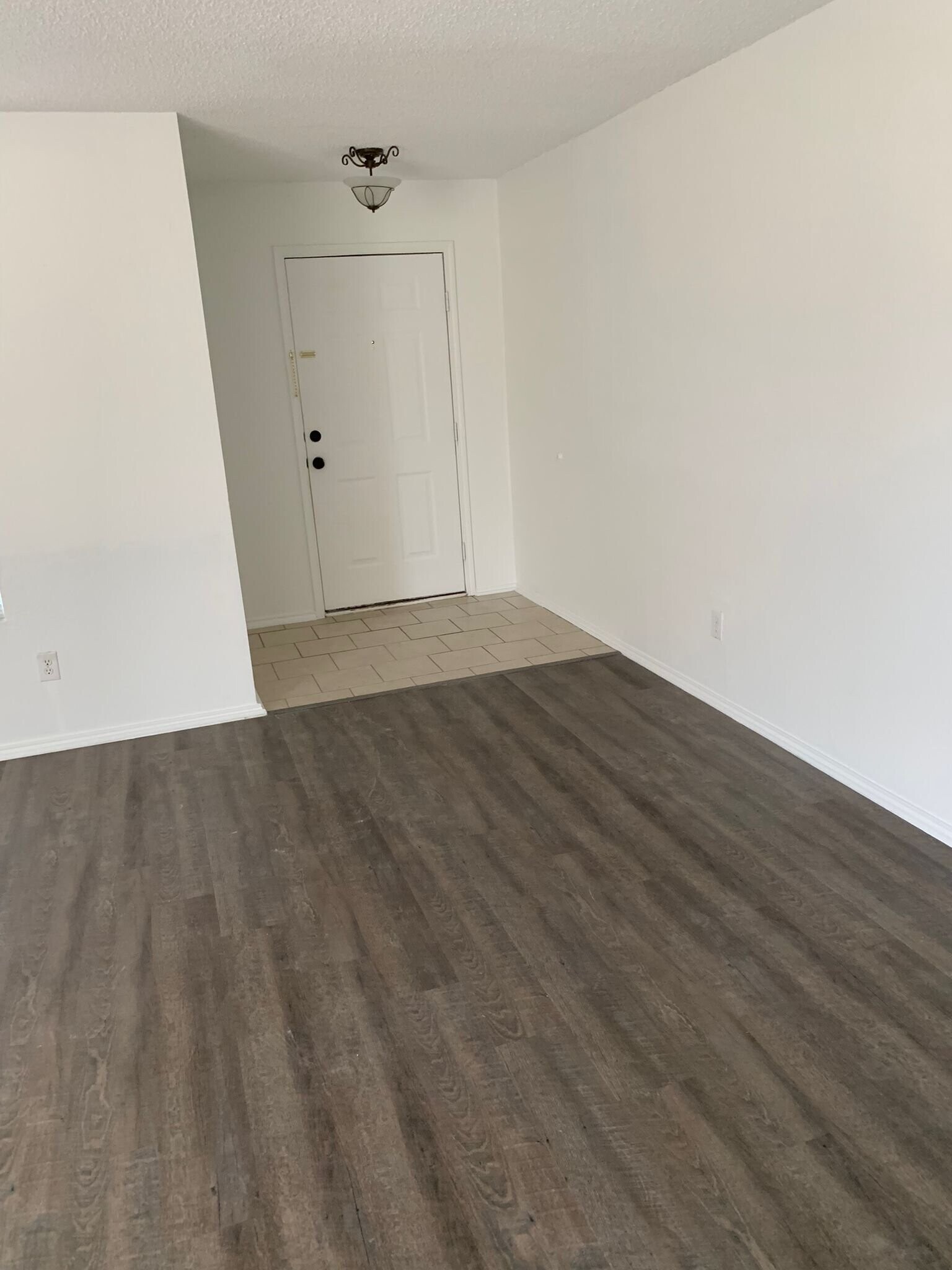 Building Photo - 2701 Woodlake Pkwy