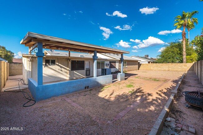 Building Photo - 4541 E Pershing Ave