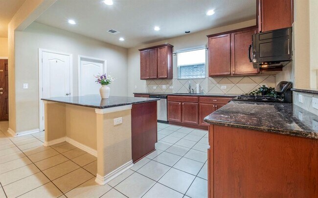 Building Photo - 8021 Arezzo Dr