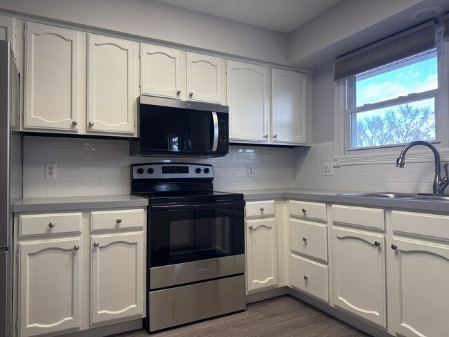 Building Photo - Move-In Ready 3-Bedroom Home in Prime La Vista Location!