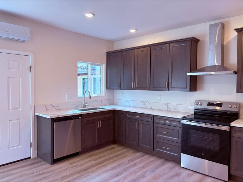 Building Photo - 5664 Campanile Way