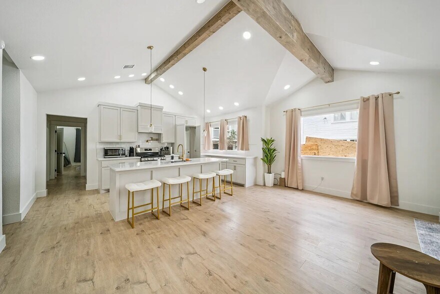Building Photo - 310 N Rosedale Ave