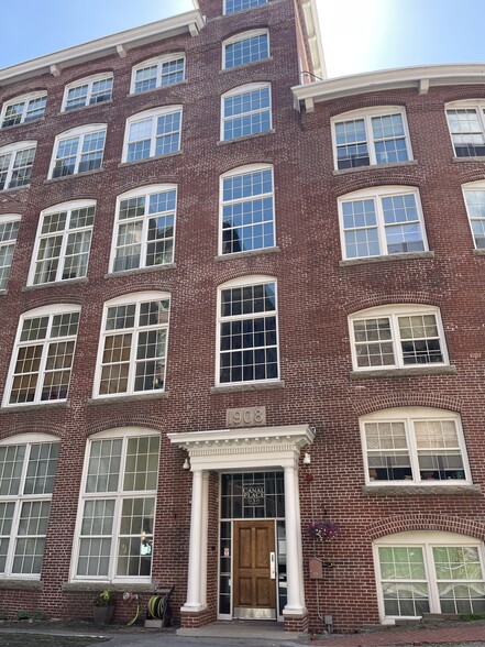 Entrance - 200 Market St