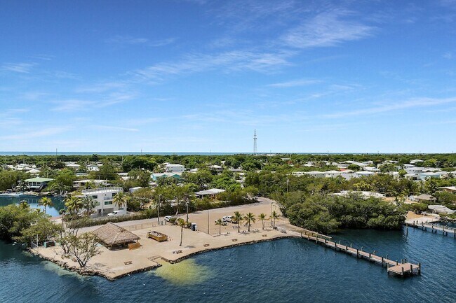 Building Photo - 21 Poinciana Dr