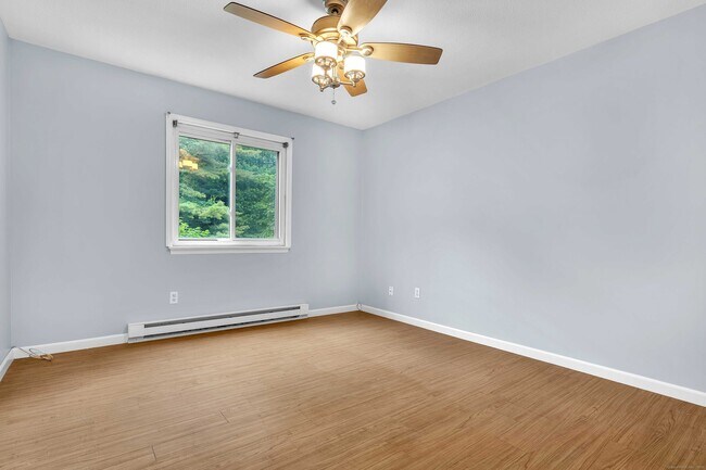 Building Photo - 72 Buddington Rd