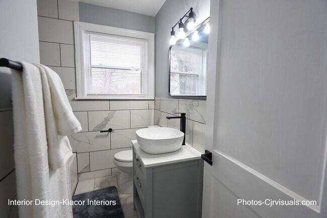 Building Photo - 200 Braswell St