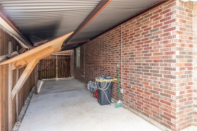 Building Photo - 4905 Carrotwood Dr