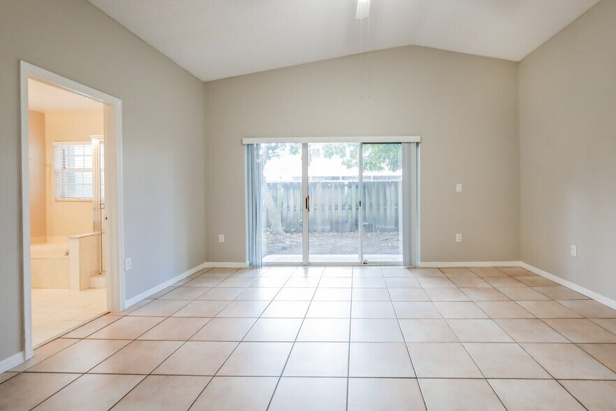 Building Photo - 11657 SW 144th Ave