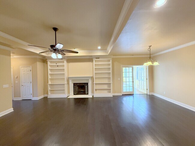 Building Photo - 15047 Ashmont Blvd SE