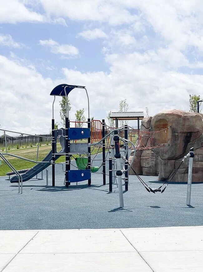 Building Photo - 364 W Snowberry Dr