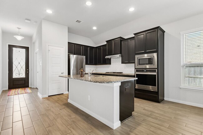 Building Photo - 2033 Market Trl