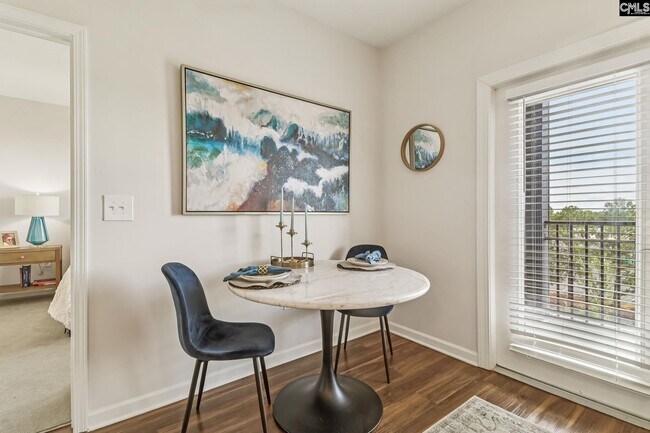 Building Photo - 440 Town Center Pl