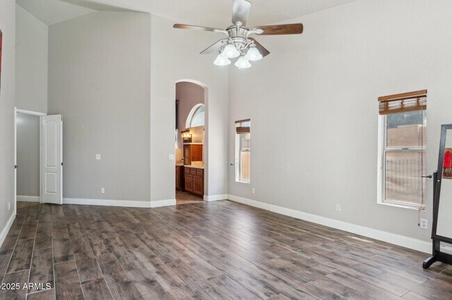 Building Photo - 758 S Lagoon Dr