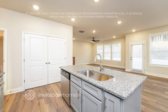 Building Photo - 72 Katherine St