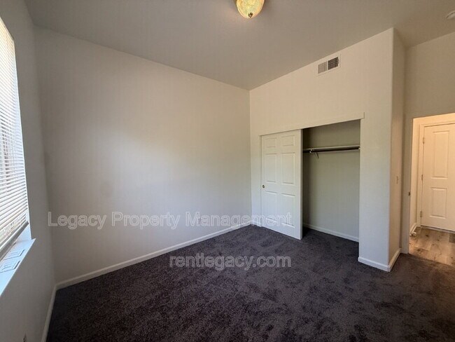 Building Photo - 4312 Accordion Wy
