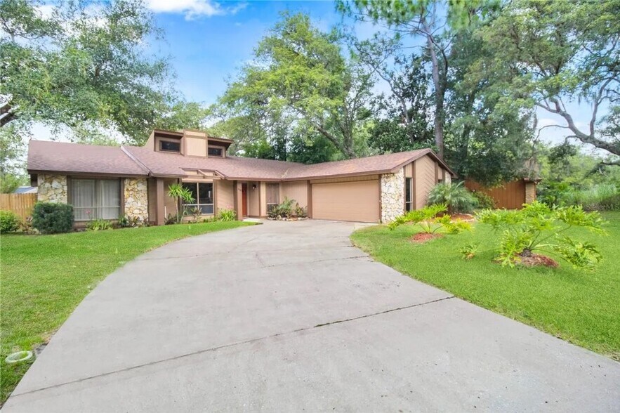 Building Photo - 490 Burnt Tree Ln