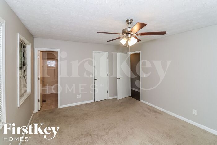 Building Photo - 1190 Lightfoot Dr