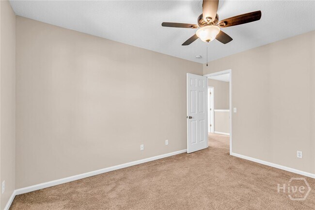 Building Photo - 16 Bushwood Dr