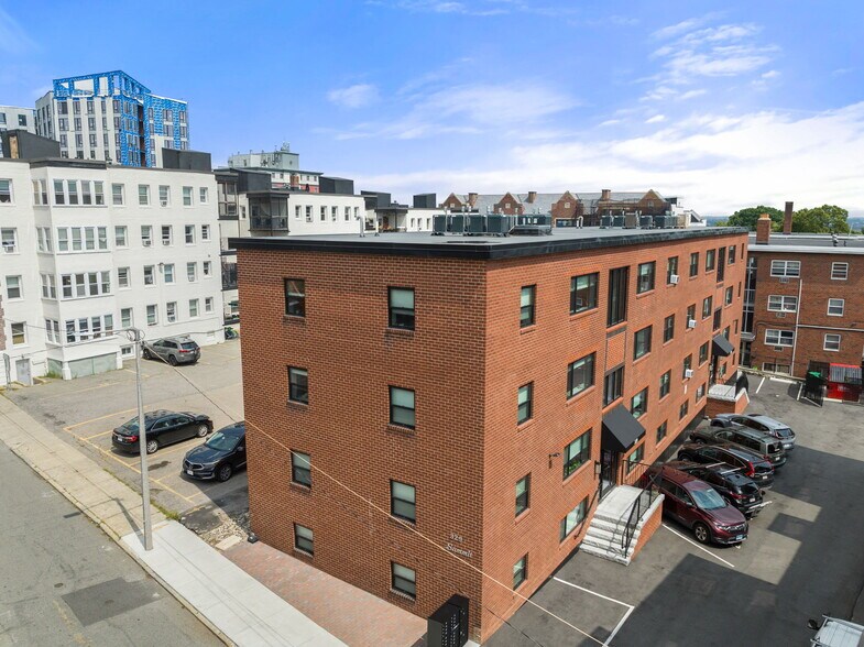 Building Photo - 329 Summit Ave