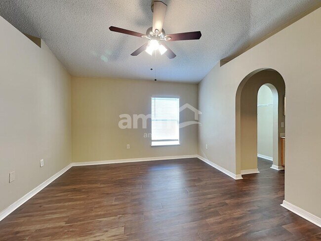 Building Photo - 1014 Brenton Leaf Dr