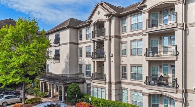 Building Photo - 2910 Clairmont Rd