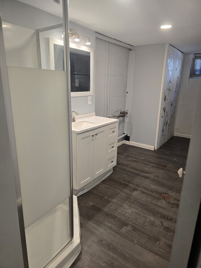 Building Photo - 68 Lilmont Dr