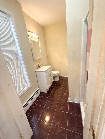 Bathroom 1 (Downstairs) - 36 Pratt St