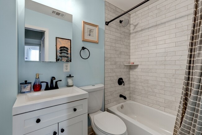 Building Photo - 1418 Richardson St