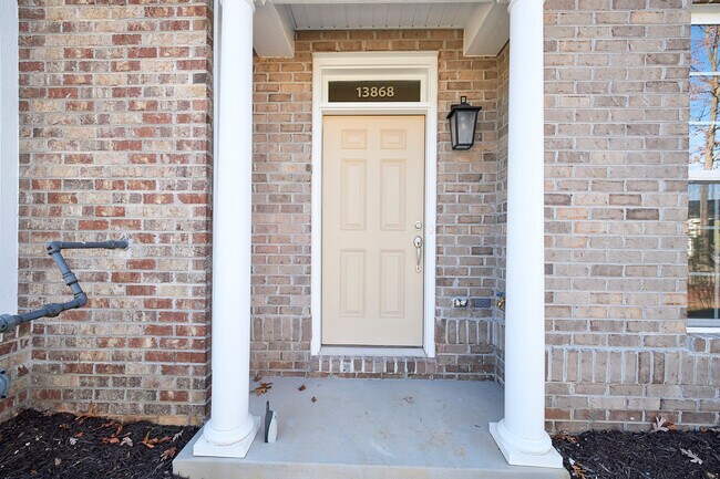 Building Photo - 13868 Randolph Pond Ln