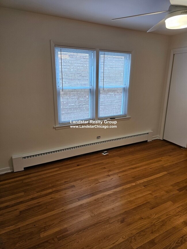 Building Photo - 7247 W Touhy Ave