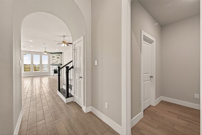 Building Photo - 2619 Lilac Point Ln