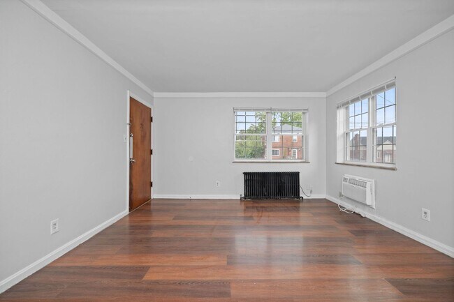 Building Photo - 632 Maple Dr