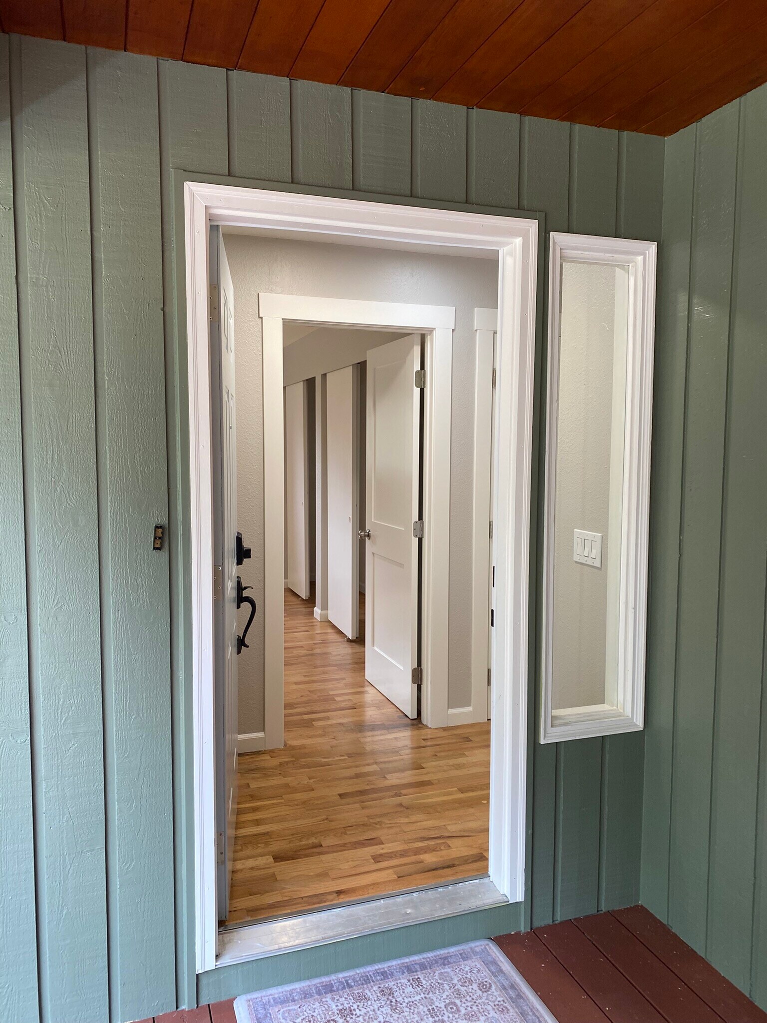 Building Photo - 6519 Illahee Rd NE