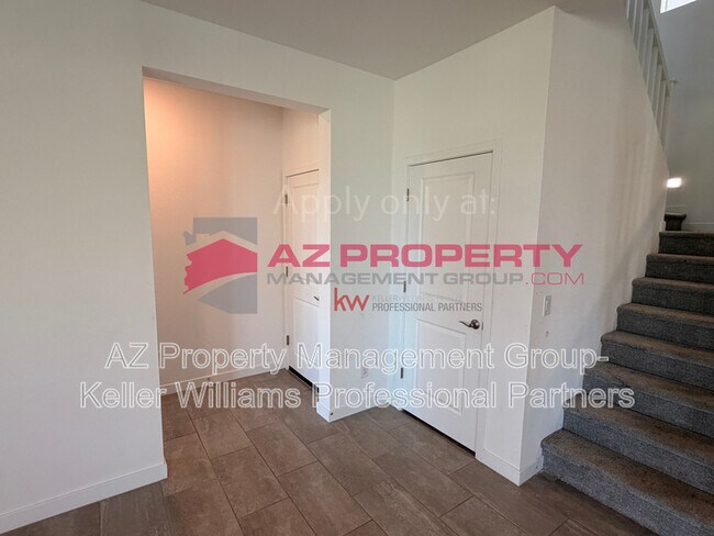Building Photo - 16888 W Fetlock Trl