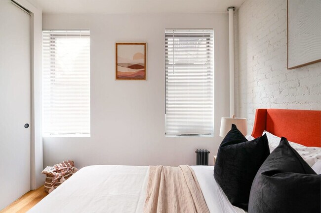 Building Photo - 411 E 68th St