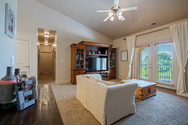 Building Photo - 358 S 550 W