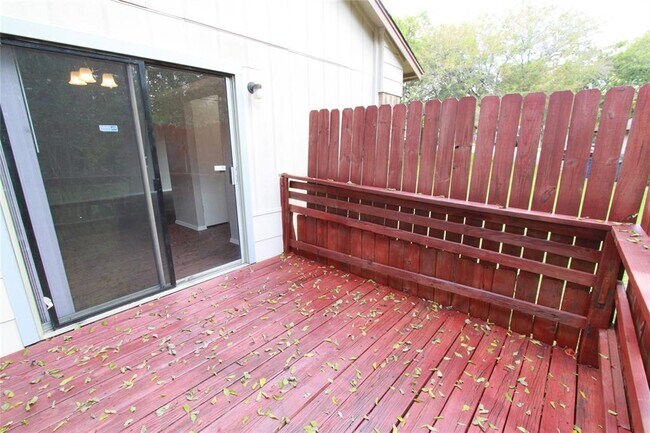 Building Photo - 11603 Poplar Cove