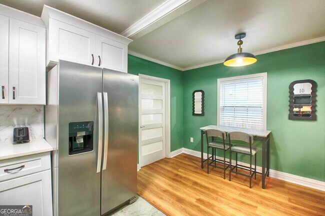 Building Photo - 1225 Graymont Dr SW