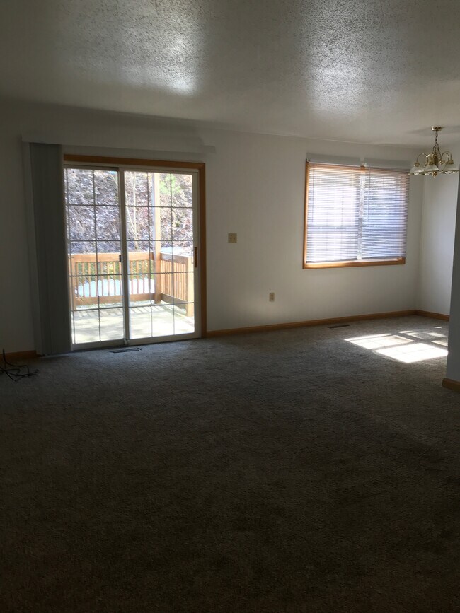 Living room - 5340 Cider Mill Rd