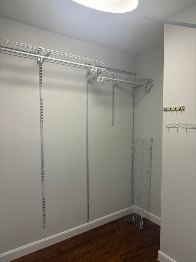 Walk-in Closet - 13700 Modrad Way