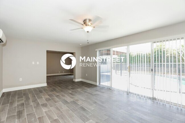 Building Photo - 4 Bedroom Pet-Friendly Home in Coral Springs, FL with Main Street Renewal