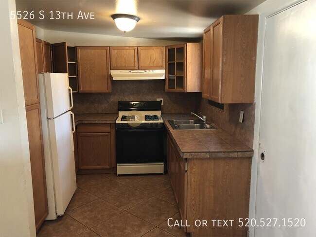Building Photo - 5526 S 13th Ave