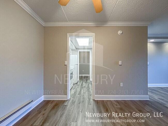 Building Photo - 530 N Main St