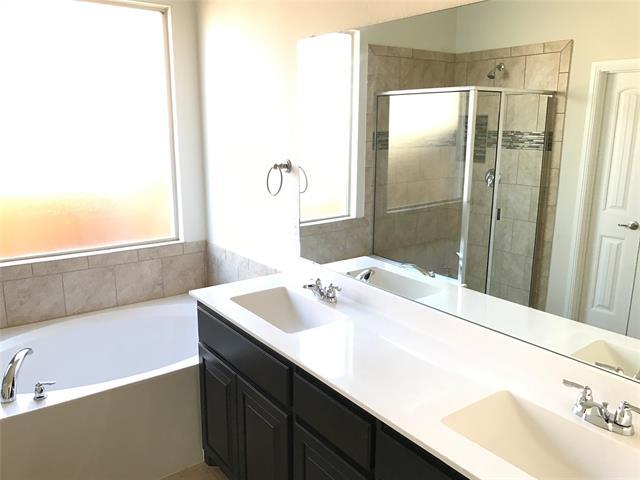 Building Photo - 216 Sunken Meadow Ct