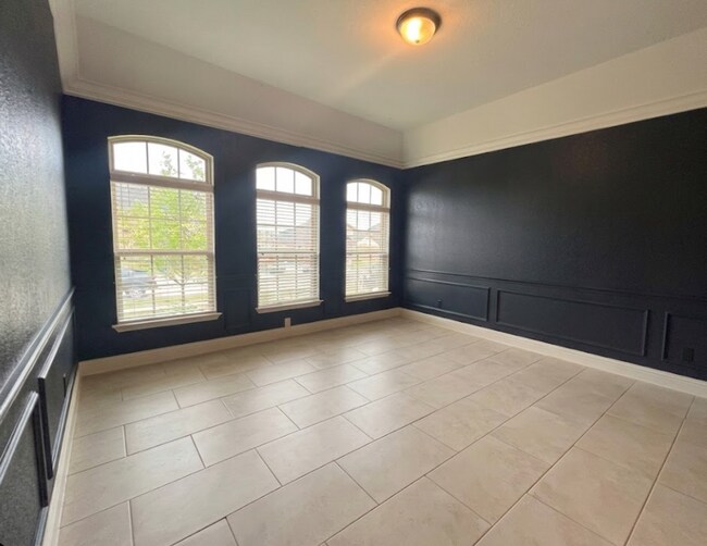 Building Photo - AVAILABLE NOW; APPLY AT OUR WEBSITE TODAY!!