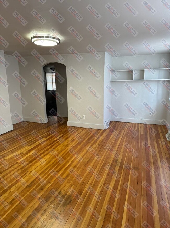 Building Photo - 2 bedroom, 1 bath, 792 sqft single-family house