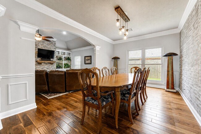 Building Photo - 1811 Emerald Green Dr