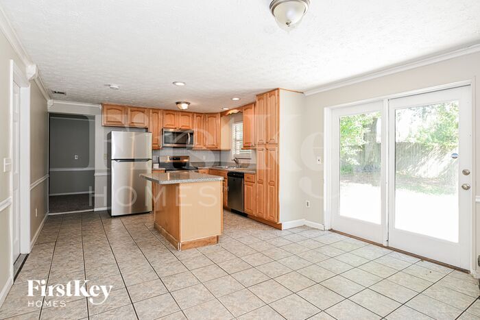 Building Photo - 4077 Huntington Forest Blvd
