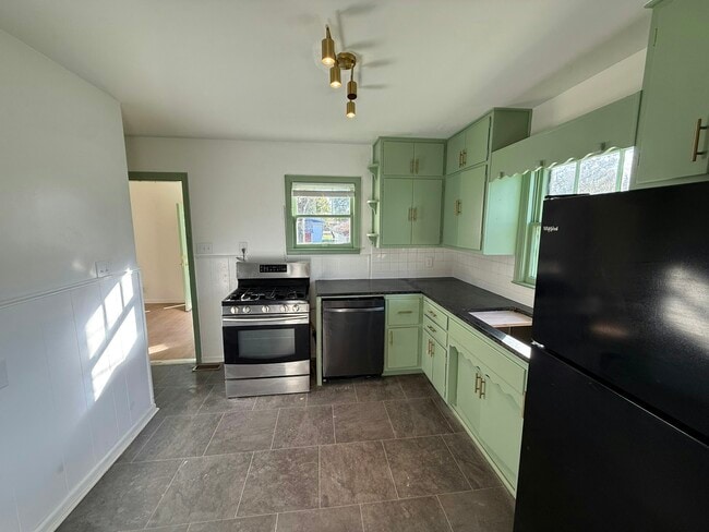 Building Photo - 617 Fletcher Ln